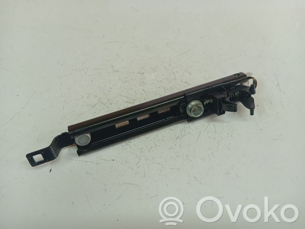 Opel Astra H Turvavyön säätökisko 