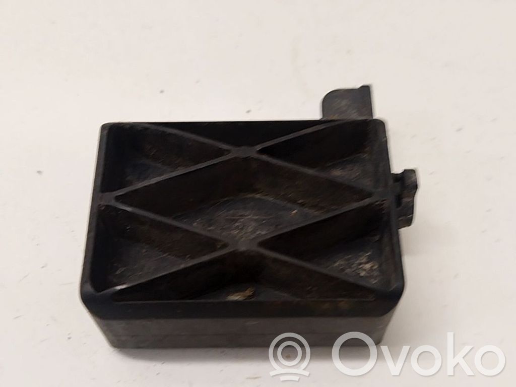Ford Mondeo MK IV Staffa di montaggio del radiatore 
