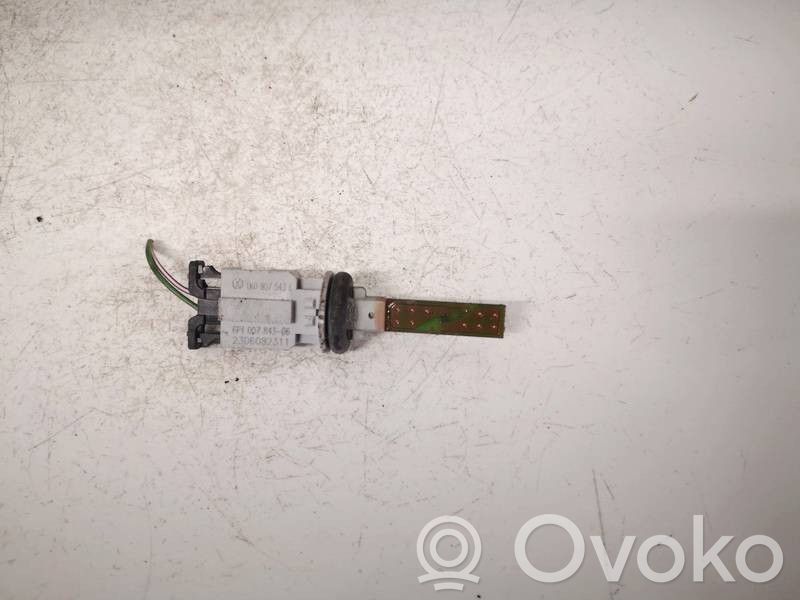 Volkswagen PASSAT B6 Czujnik temperatury wewnętrznej 
