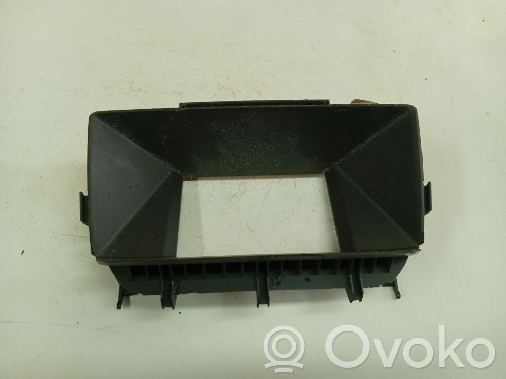 Opel Zafira B Dysze / Kratki środkowego nawiewu deski rozdzielczej 