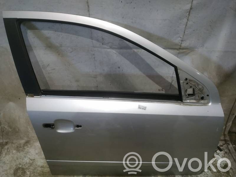 Opel Astra H Передняя дверь