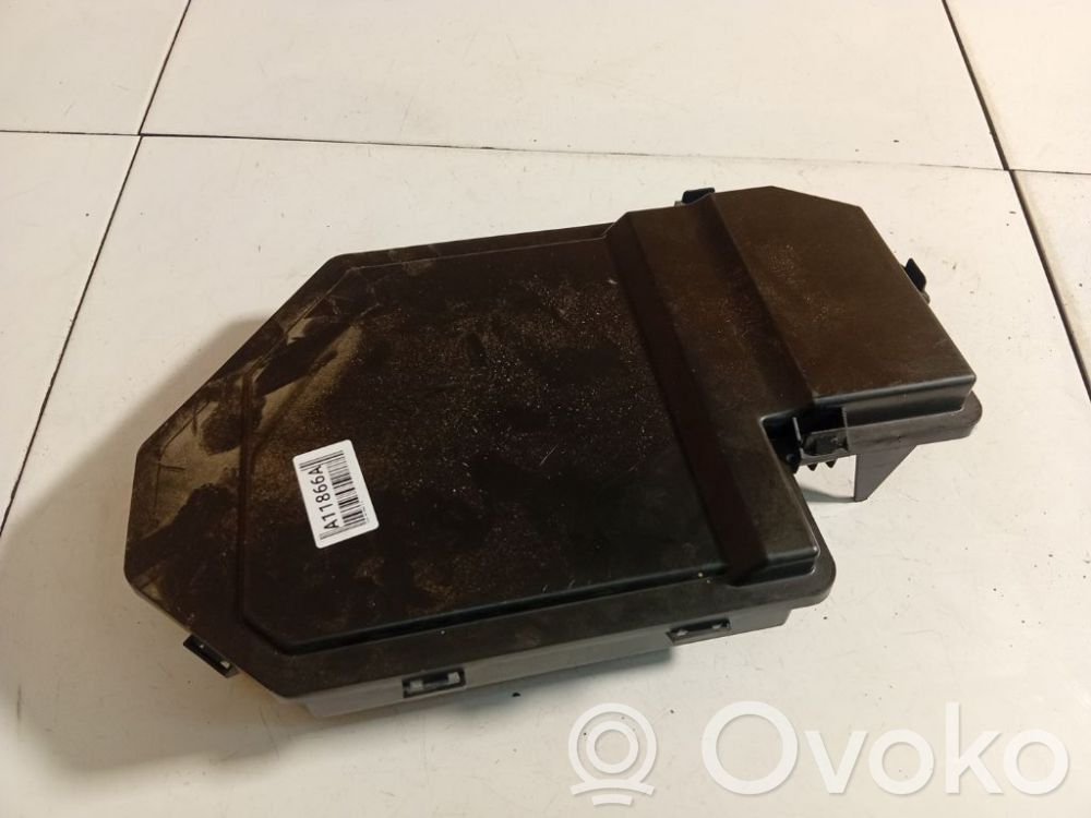 Audi A6 S6 C6 4F Sulakerasian kansi 