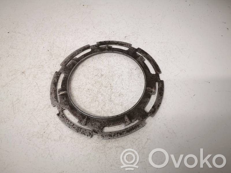 BMW 5 F10 F11 Polttoainesäiliön pumpun ruuvin lukkorenkaan mutteri 
