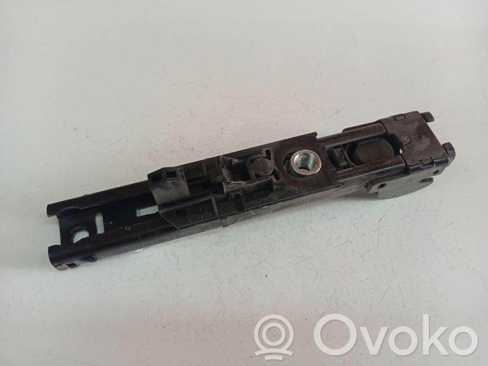 Volkswagen Golf Plus Guida di regolazione della cintura di sicurezza