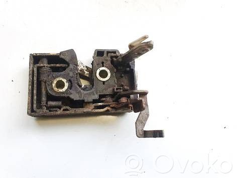 Volkswagen PASSAT B4 Serrure de porte avant 