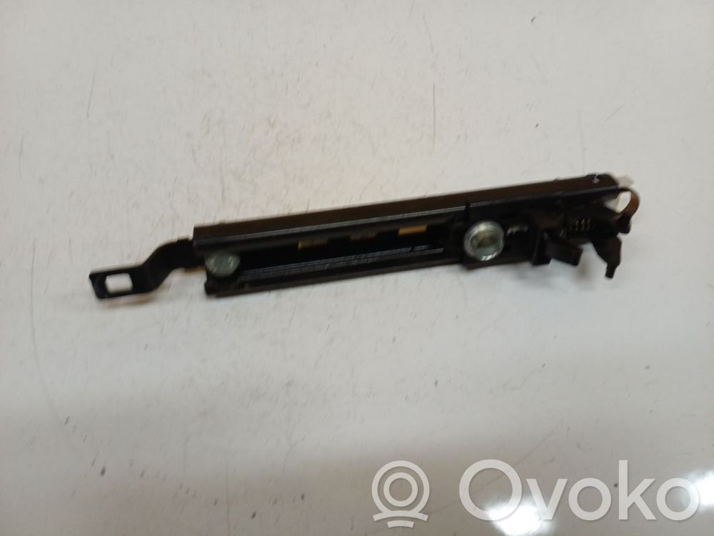 Opel Astra H Turvavyön säätökisko 