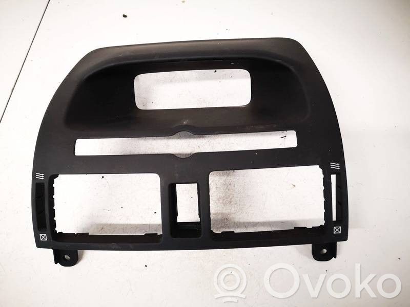 Toyota Avensis T250 Centrālais gaisa ventilācijas režģis 
