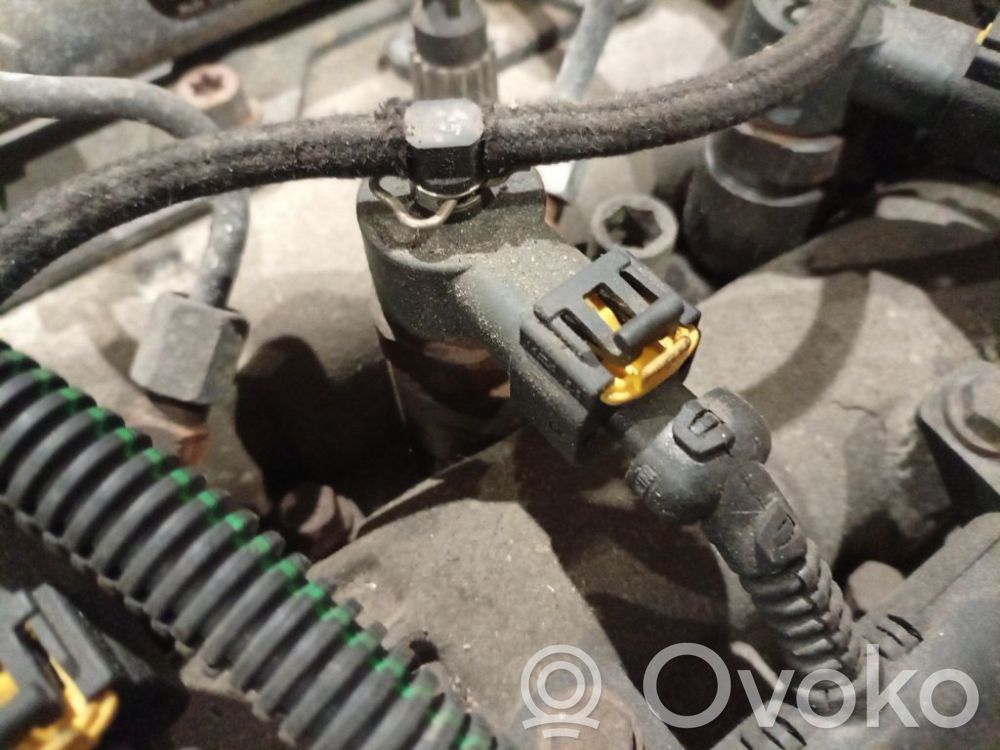 Opel Astra H Inyector de combustible 
