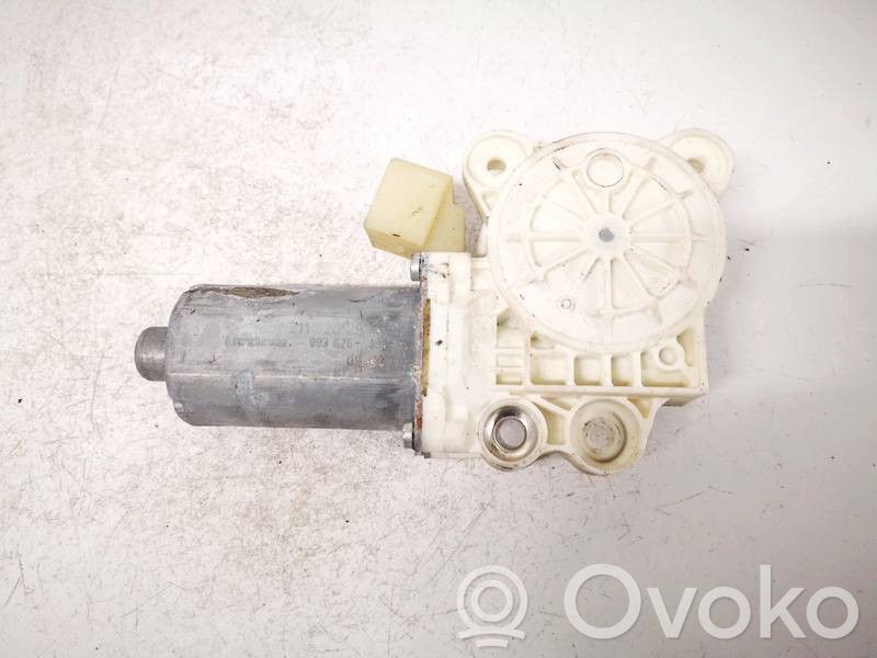 Mercedes-Benz E W211 Moteur de lève-vitre de porte avant 