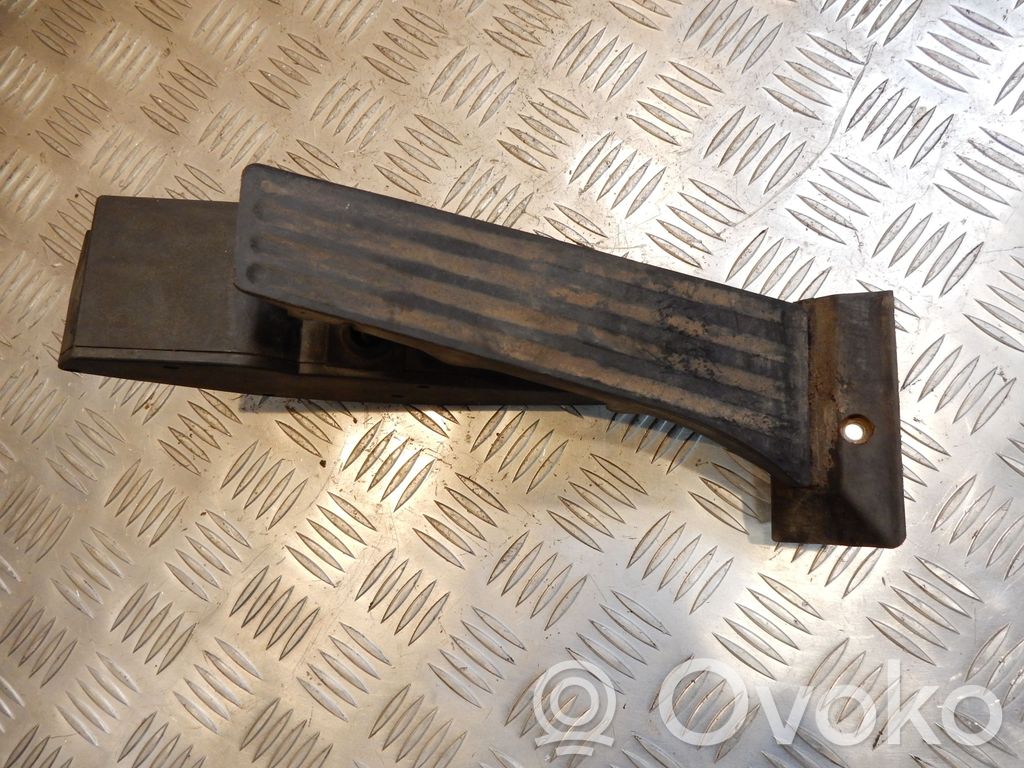 Gaspedal   6766931,36300