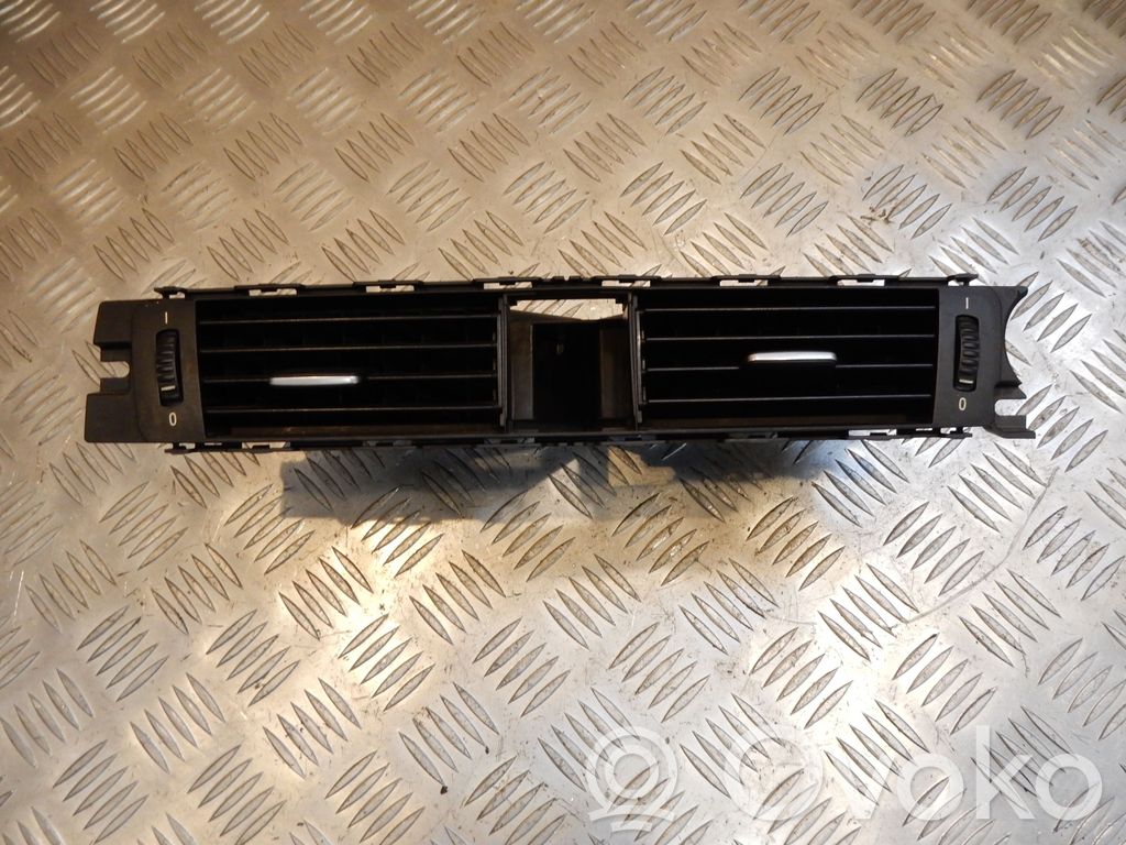 BMW 3 E90 E91 Centrinės oro grotelės 