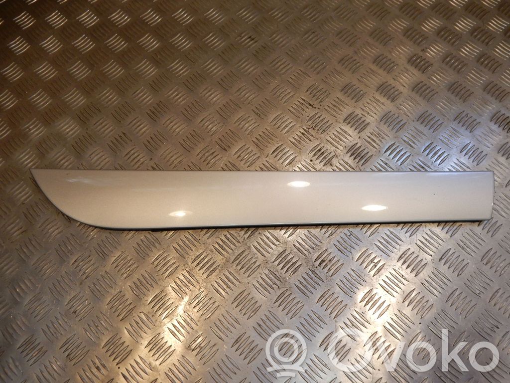 Audi A6 S6 C6 4F Takaoven lista (muoto) 