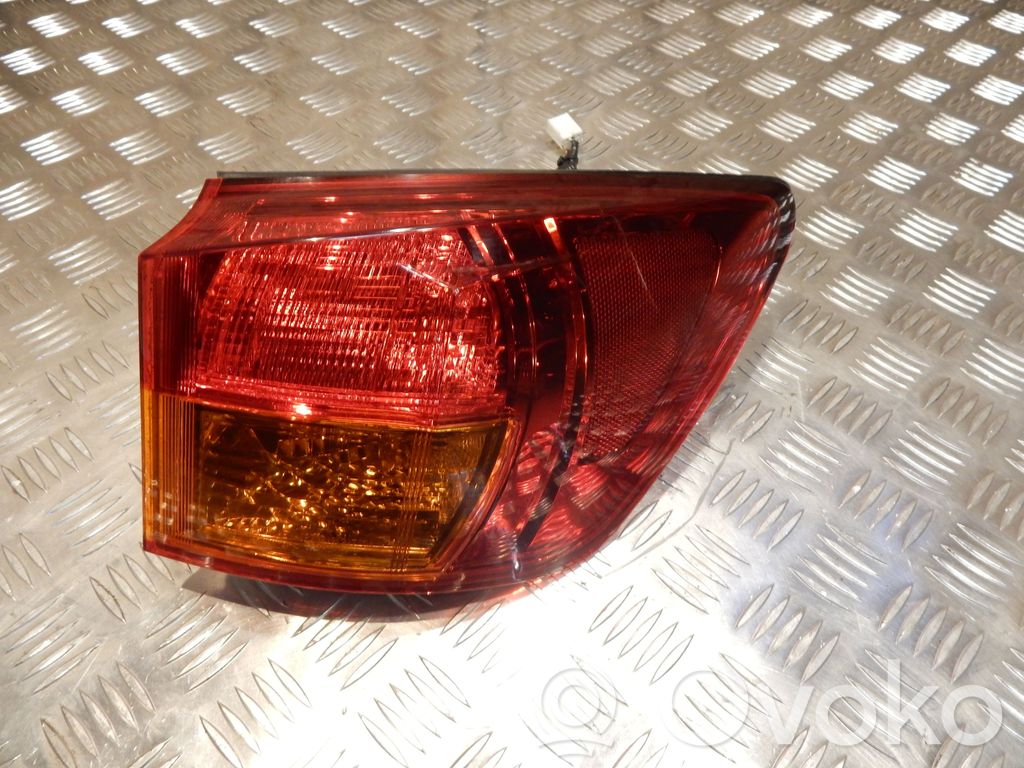 Lexus IS 220D-250-350 Luz trasera/de freno 