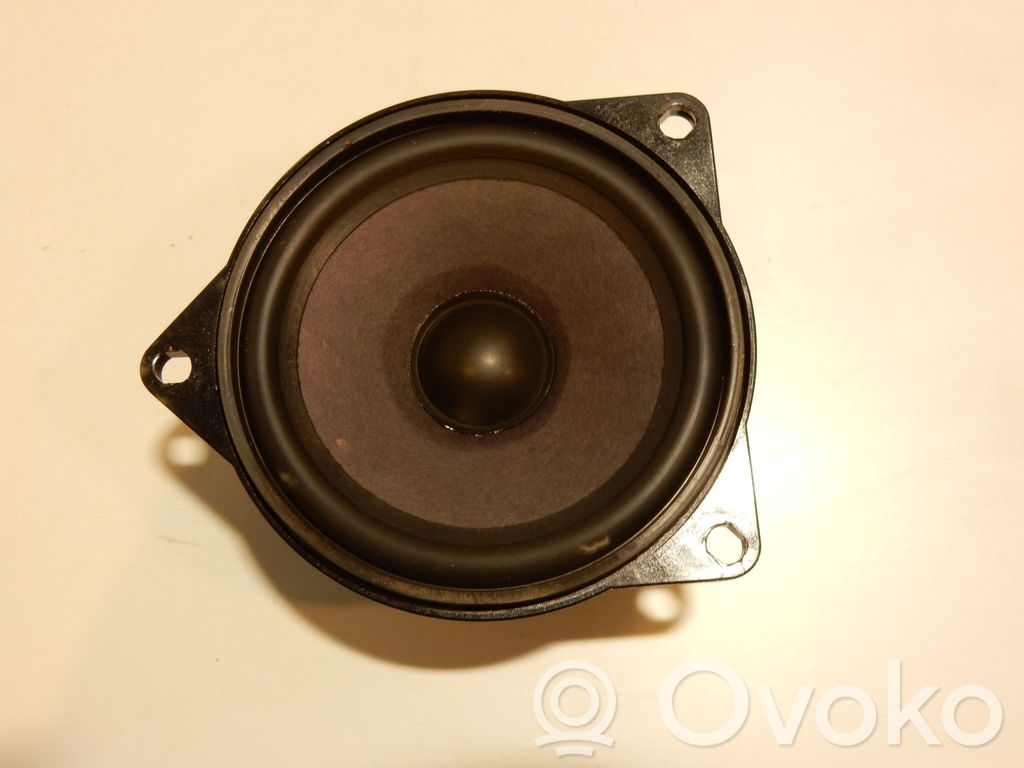 BMW 5 E60 E61 Subwoofer-bassokaiutin 