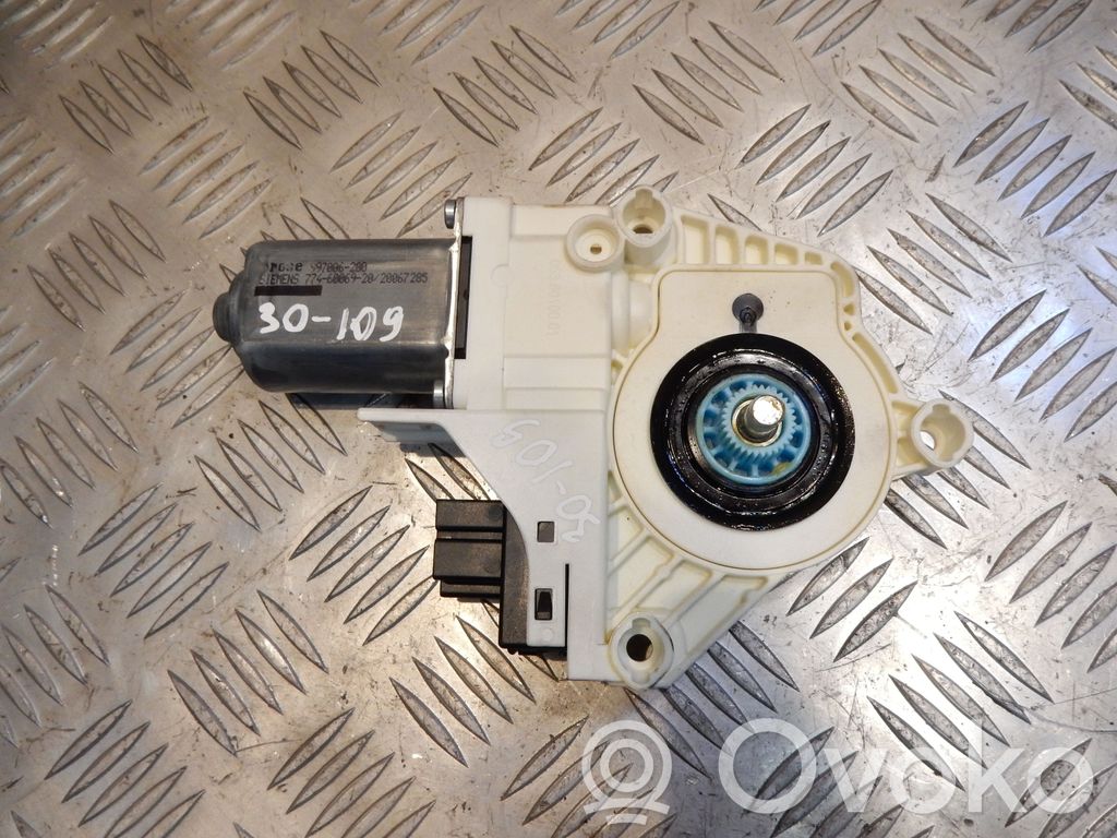 Audi A6 S6 C6 4F Silniczek podnoszenia szyby drzwi tylnych 