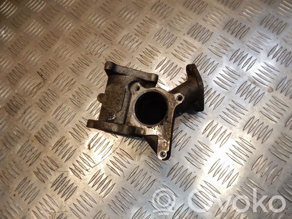 Volkswagen PASSAT B6 Support refroidisseur de vanne EGR 