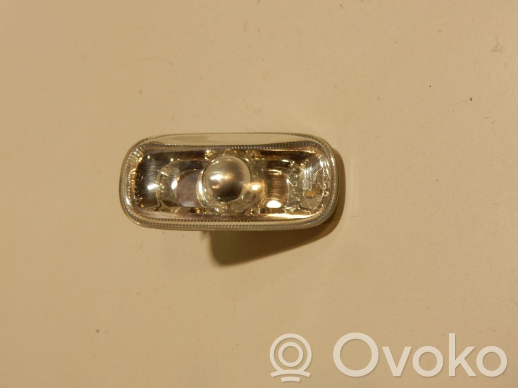 Audi A6 S6 C6 4F Etupuskurin suuntavilkku 