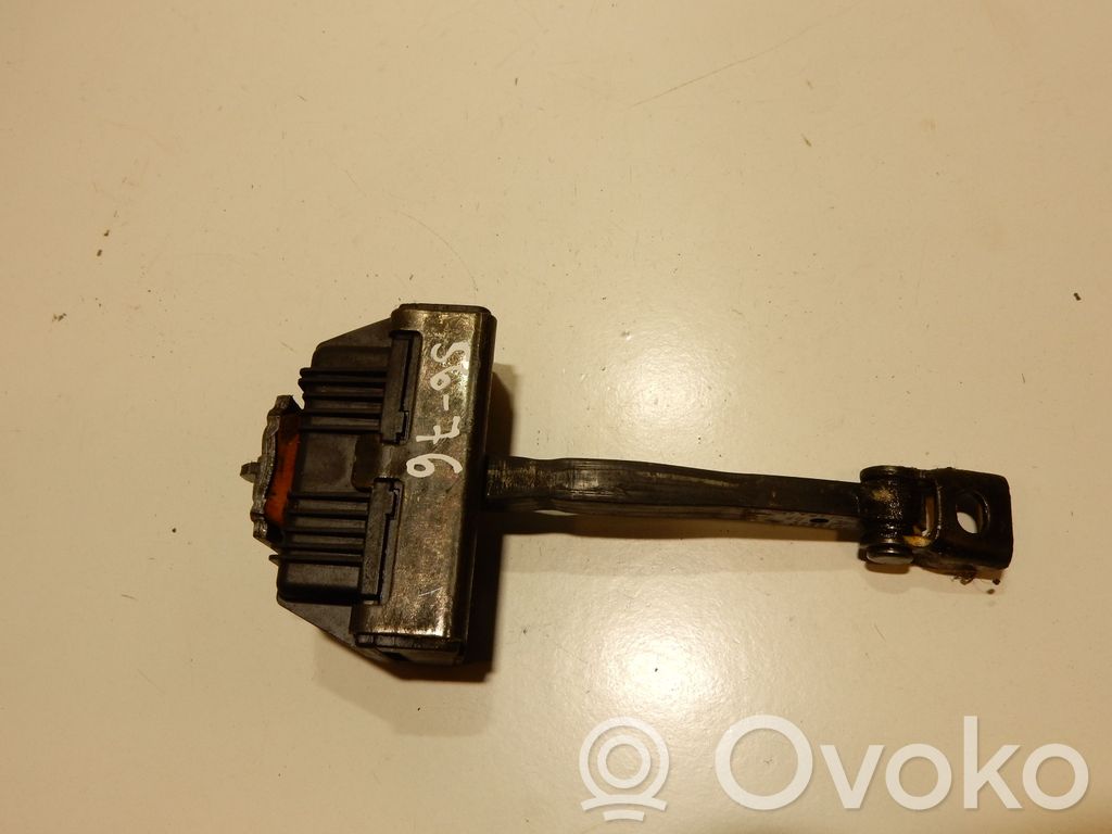 BMW 5 E60 E61 Etuoven pidätin 