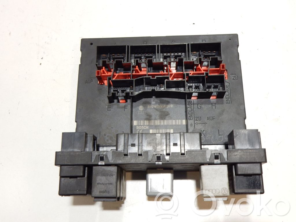 Volkswagen PASSAT B6 Sulakemoduuli 