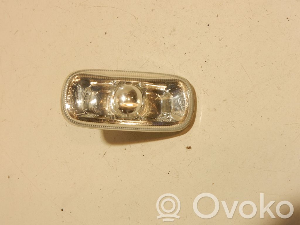 Audi A6 S6 C6 4F Front fender indicator light 