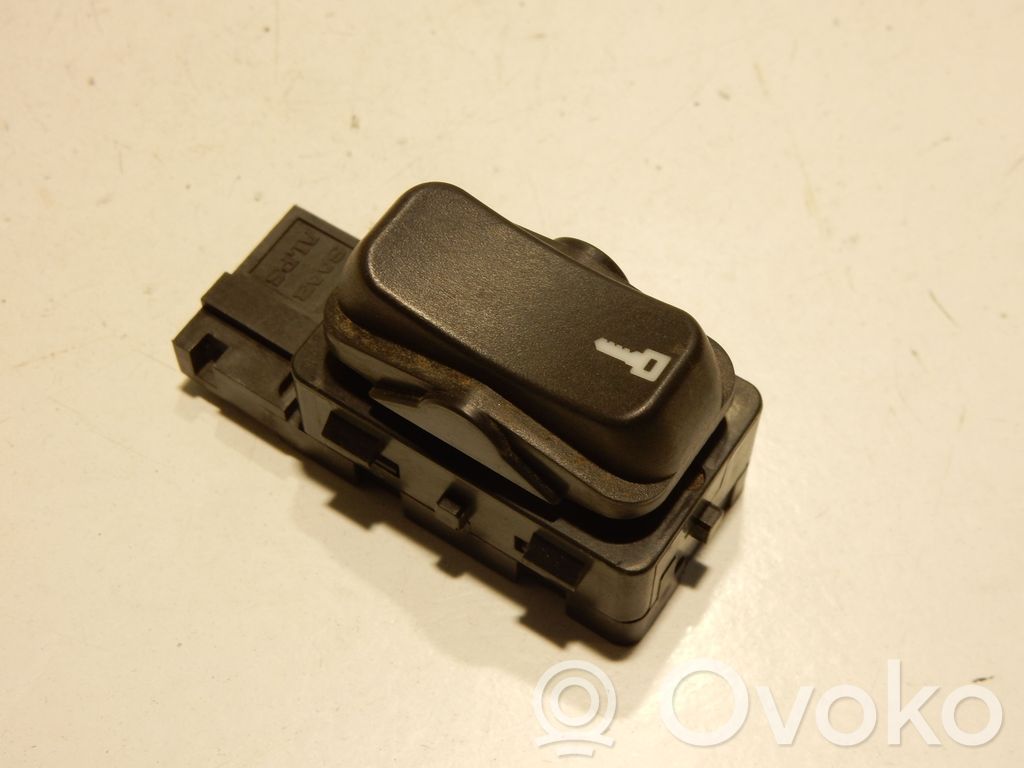 Saab 9-5 Keskuslukituksen kytkin 