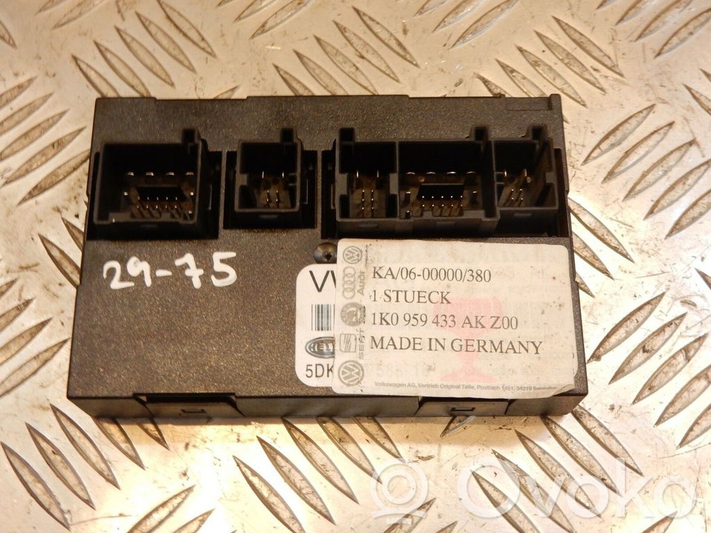 Volkswagen Touran I Comfort/convenience module 