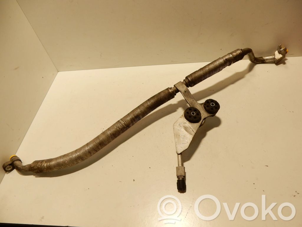 BMW 5 E60 E61 Ilmastointilaitteen putki (A/C) 