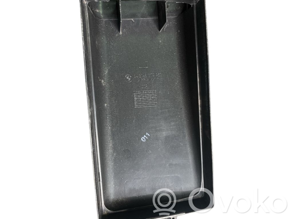 BMW 7 E65 E66 Salono oro mazgo plastikinis korpusas 