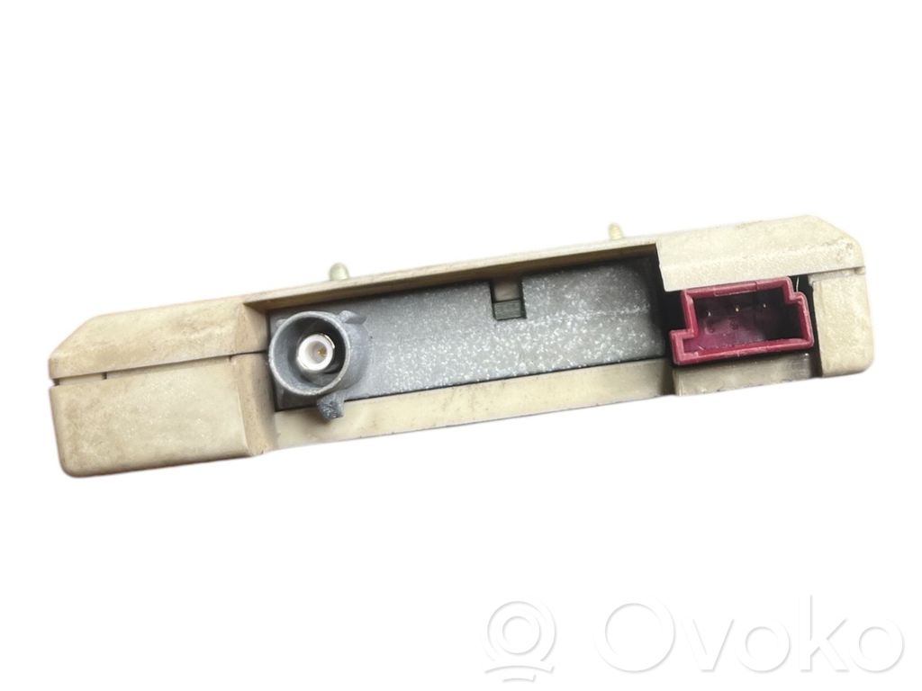 BMW 7 E65 E66 Aerial antenna amplifier 