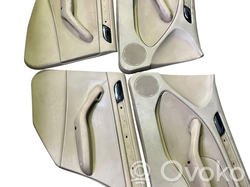 BMW 3 E46 Takaoven verhoilu 