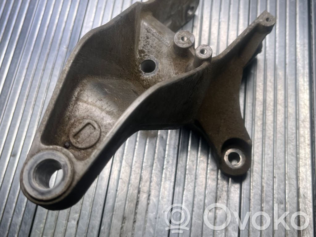Mini One - Cooper R50 - 53 Gearbox mounting bracket 