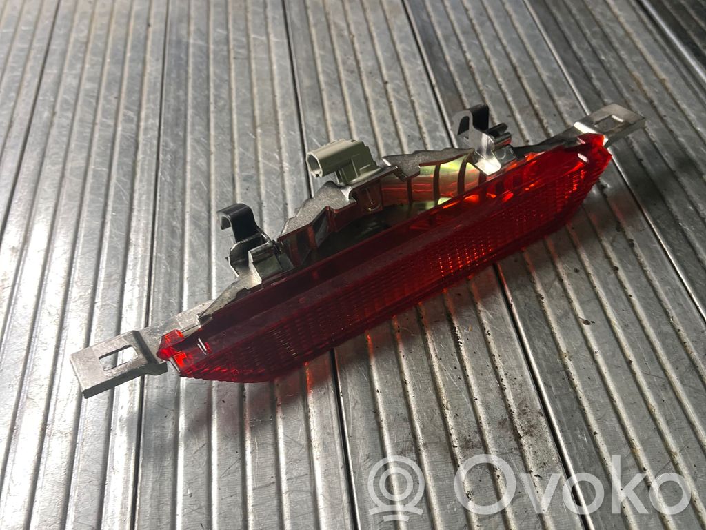 Toyota Corolla E120 E130 Papildomas stop žibintas 