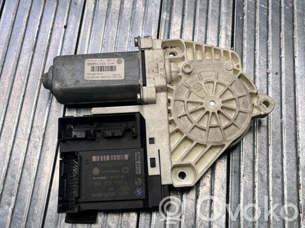 Volkswagen PASSAT B6 Silnik regulatora szyby drzwi przednich 