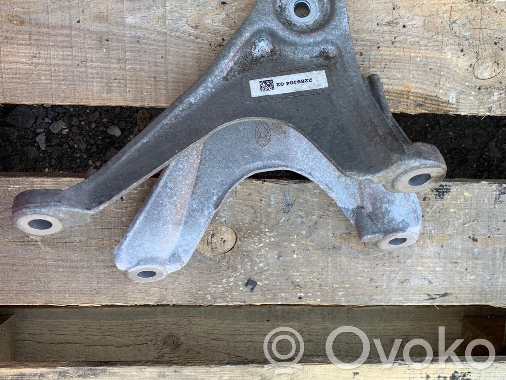 Engine mount bracket   2289304,2289304