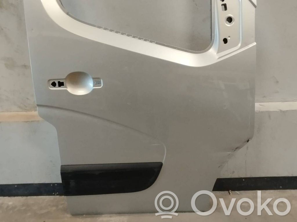 Puerta delantera   801100016R