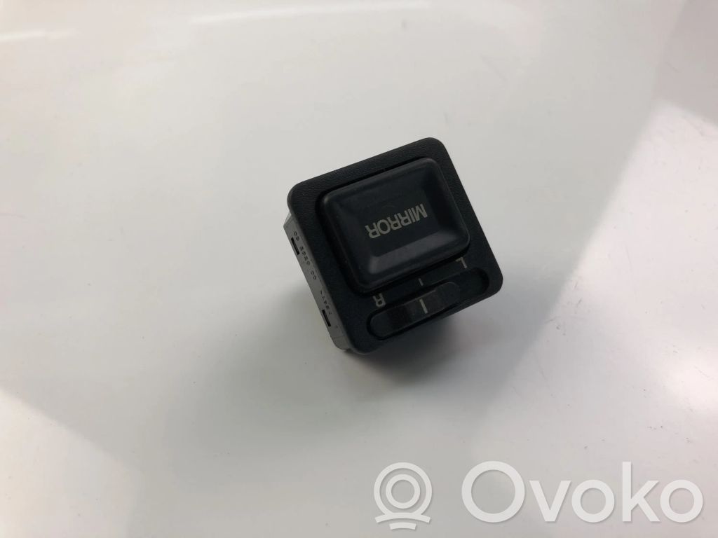 Wing mirror switch   96016