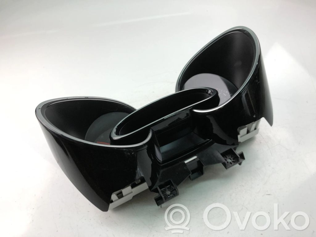 Renault Clio IV Speedometer (instrument cluster) 