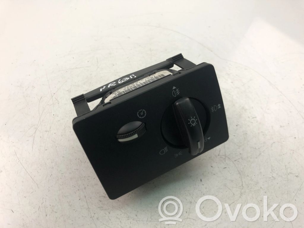 Ford Focus Light switch 