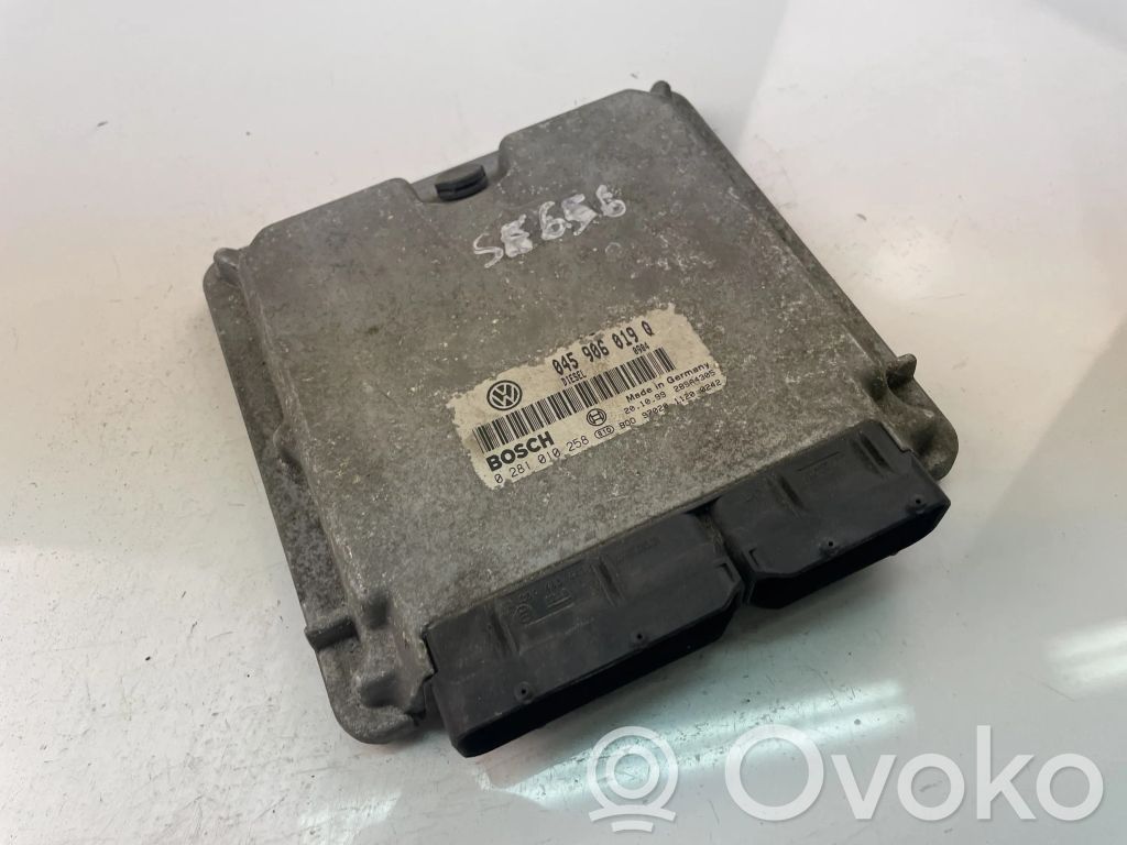 Engine control unit/module ECU   045906019Q,0281010258