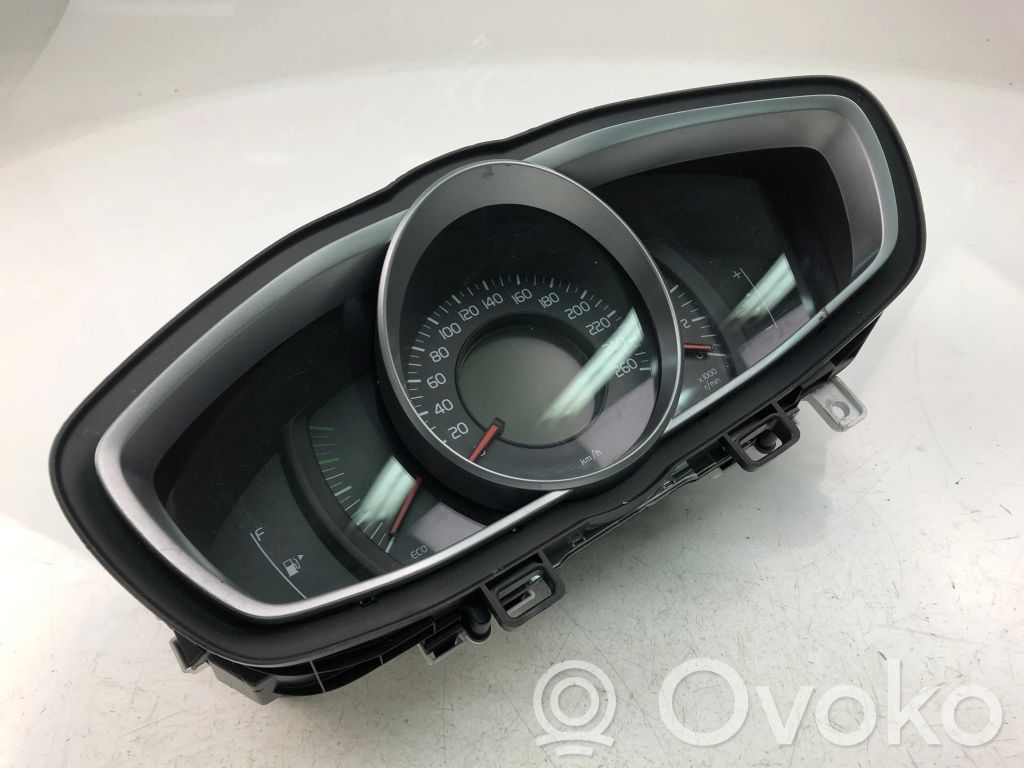 Volvo V40 Speedometer (instrument cluster) 