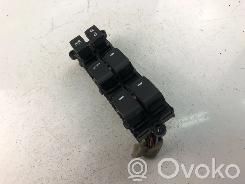 Electric window control switch   61M0