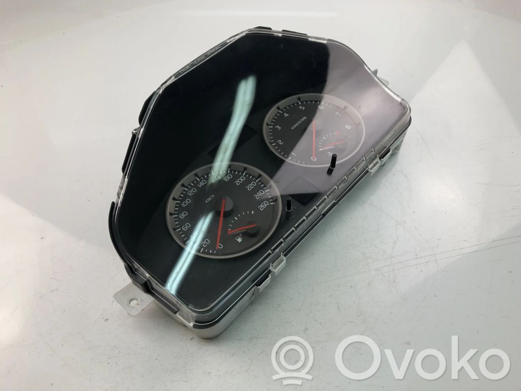 Volvo S40 Speedometer (instrument cluster) 