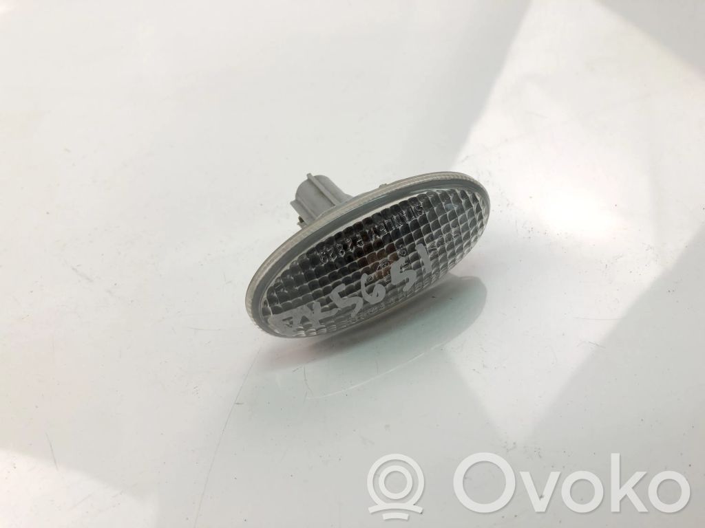 Mazda 121 SM Piloto intermitente del guardabarros delantero 