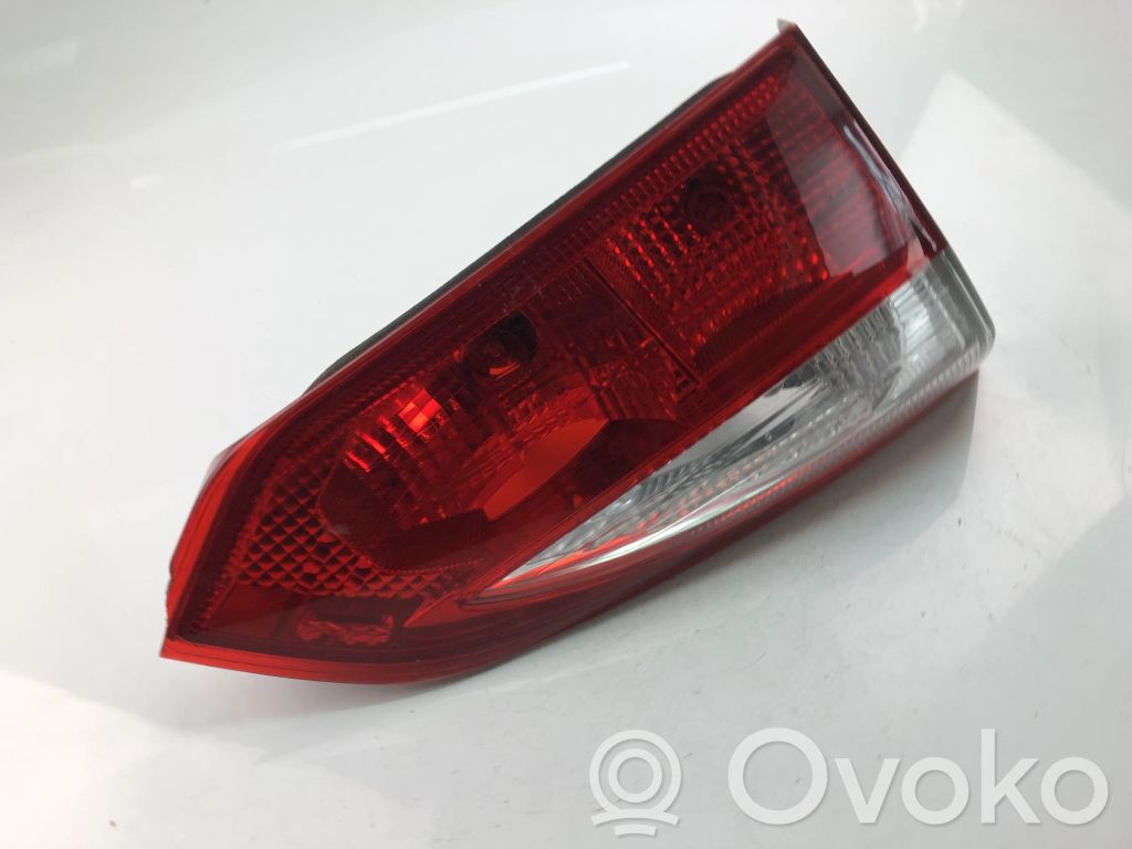 Ford Focus Tailgate rear/tail lights 