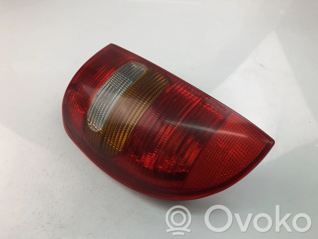 Opel Corsa B Galinis žibintas dangtyje 