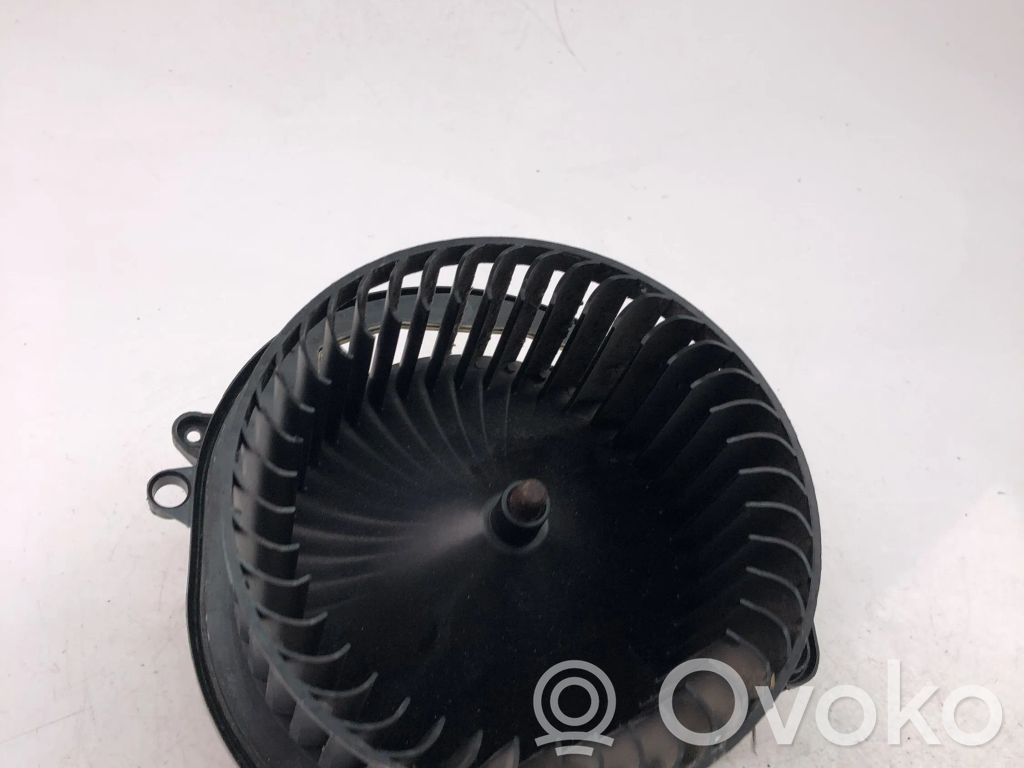 BMW 1 F20 F21 Pečiuko ventiliatorius/ putikas 