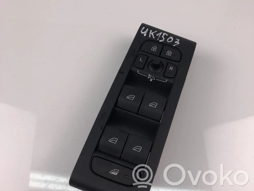 Volvo XC40 Electric window control switch 