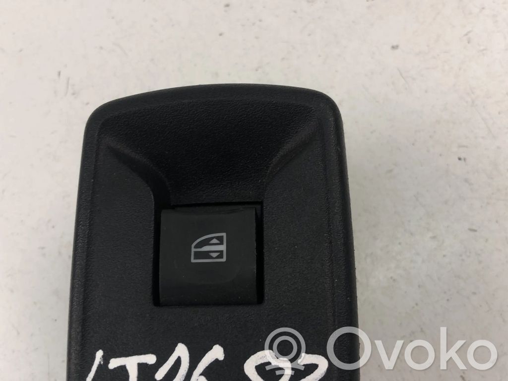 Dacia Sandero Electric window control switch 