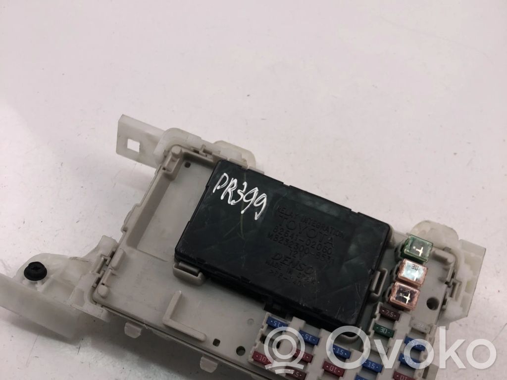 Toyota Corolla Verso E121 Set cutie siguranțe 