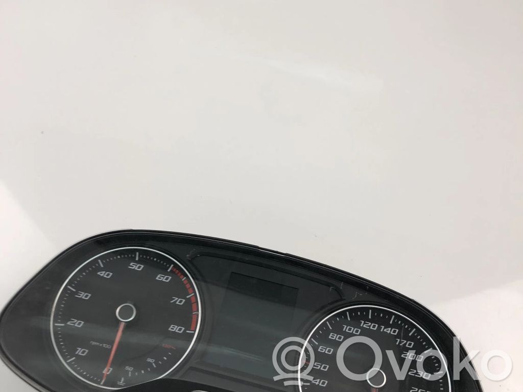 Seat Leon (5F) Speedometer (instrument cluster) 